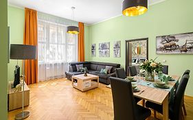 Oasis Apartments At Charles Square